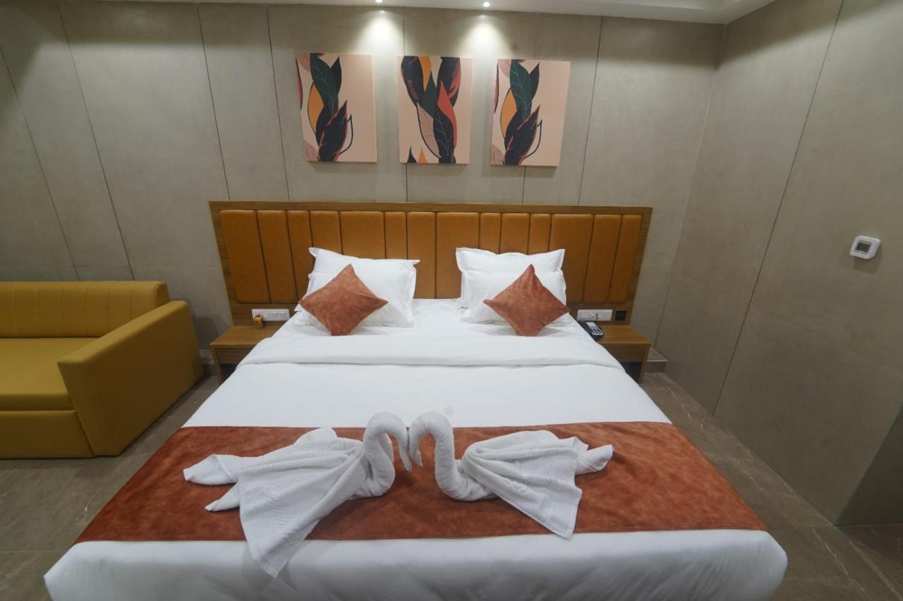 Hotel Stature Inn Kevadia Dış mekan fotoğraf