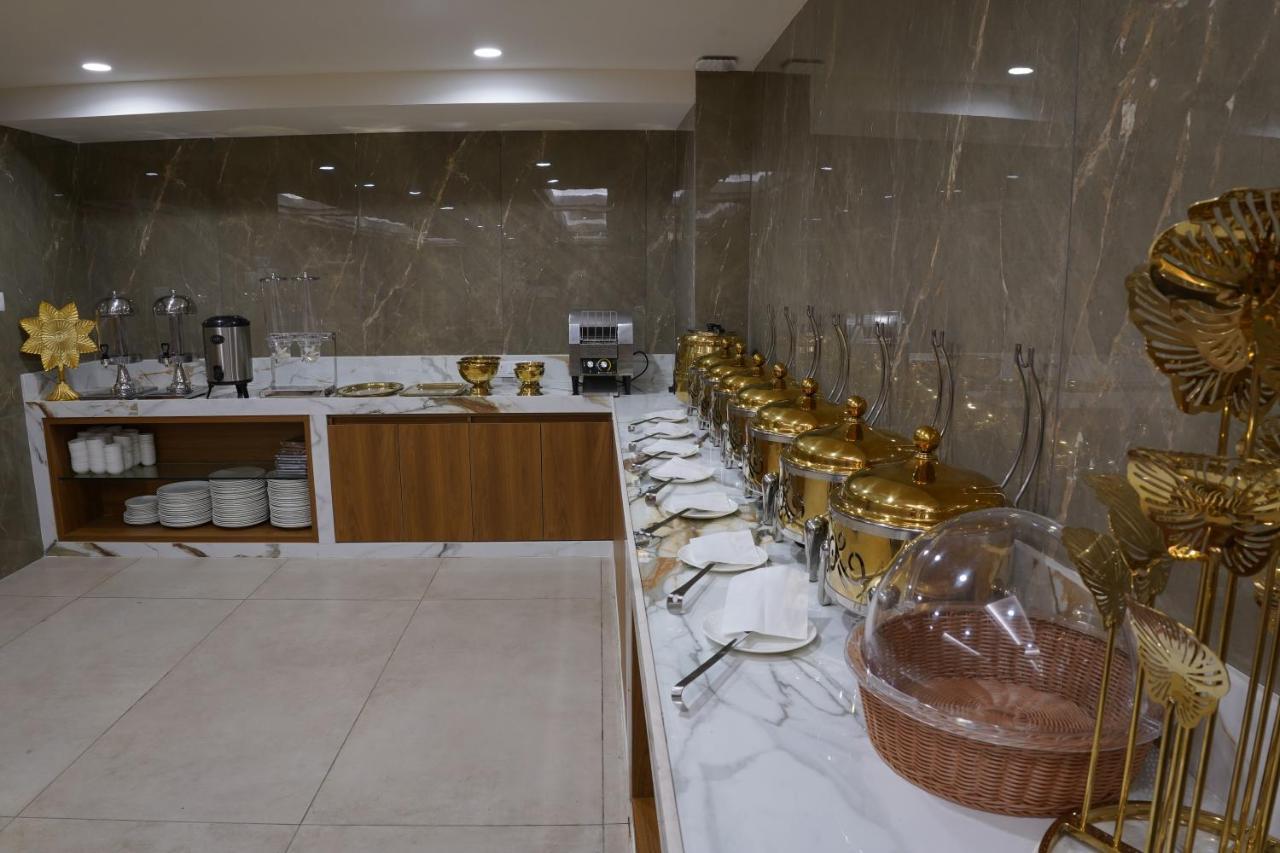 Hotel Stature Inn Kevadia Dış mekan fotoğraf