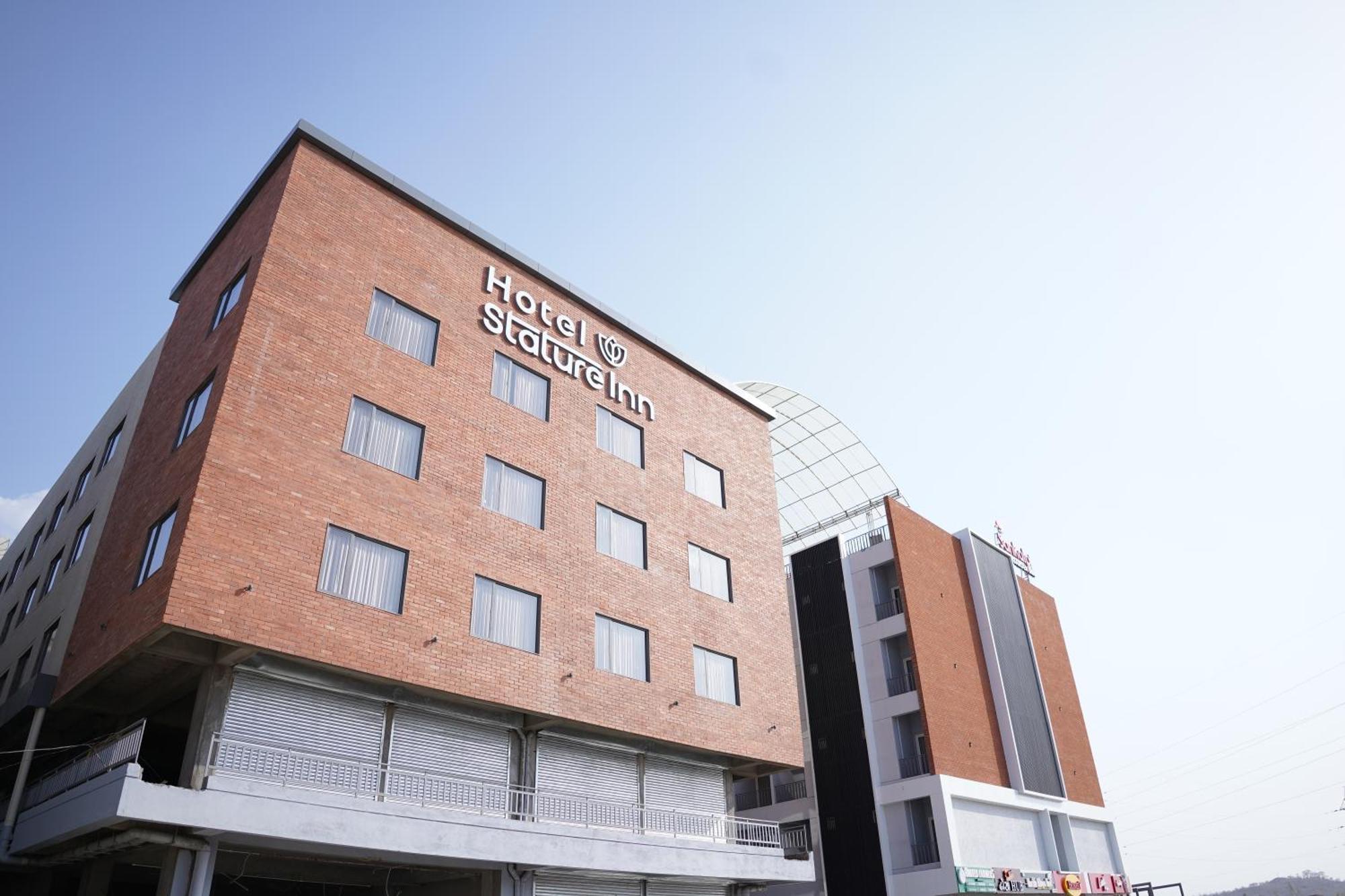Hotel Stature Inn Kevadia Dış mekan fotoğraf