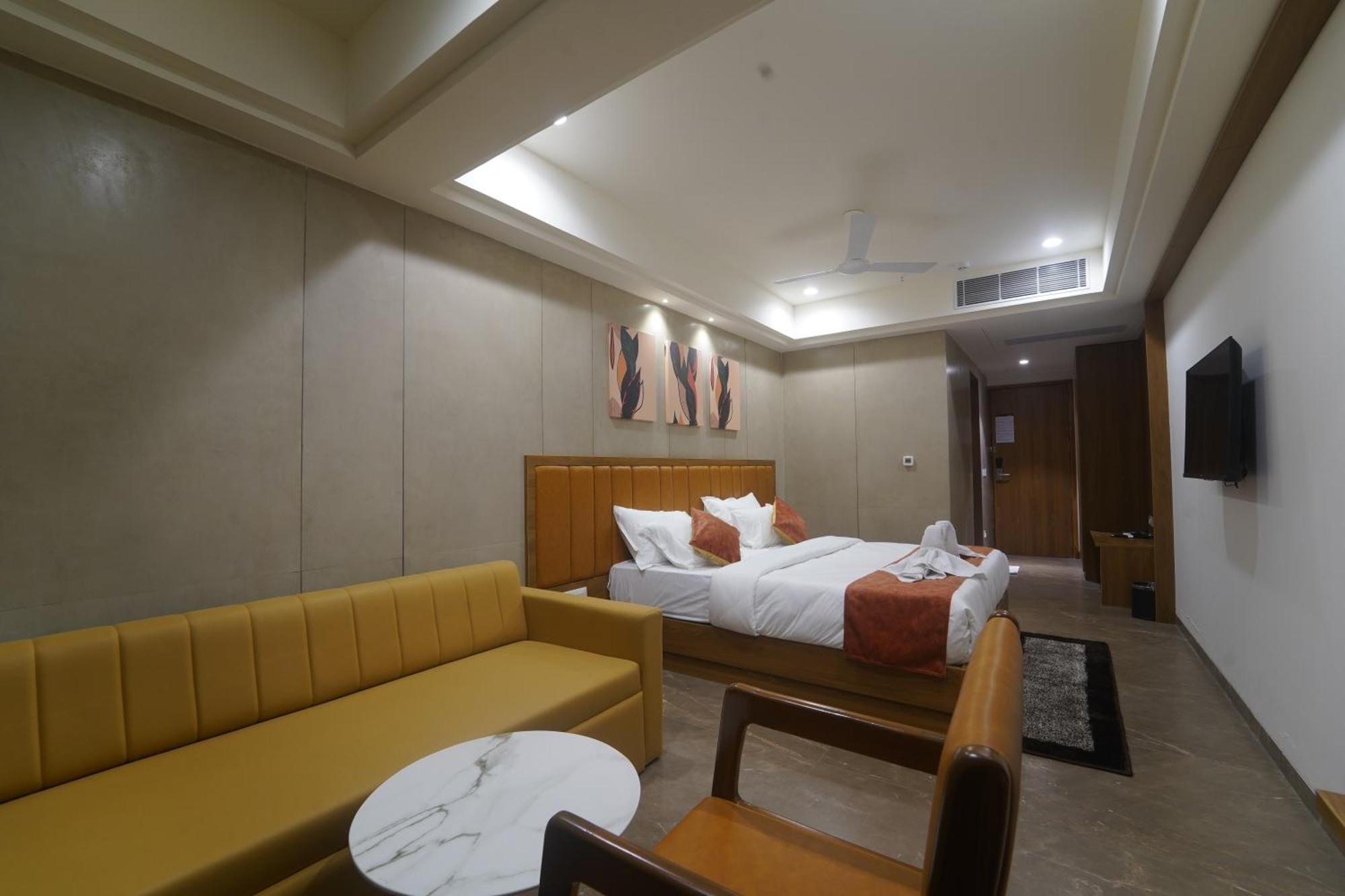 Hotel Stature Inn Kevadia Dış mekan fotoğraf